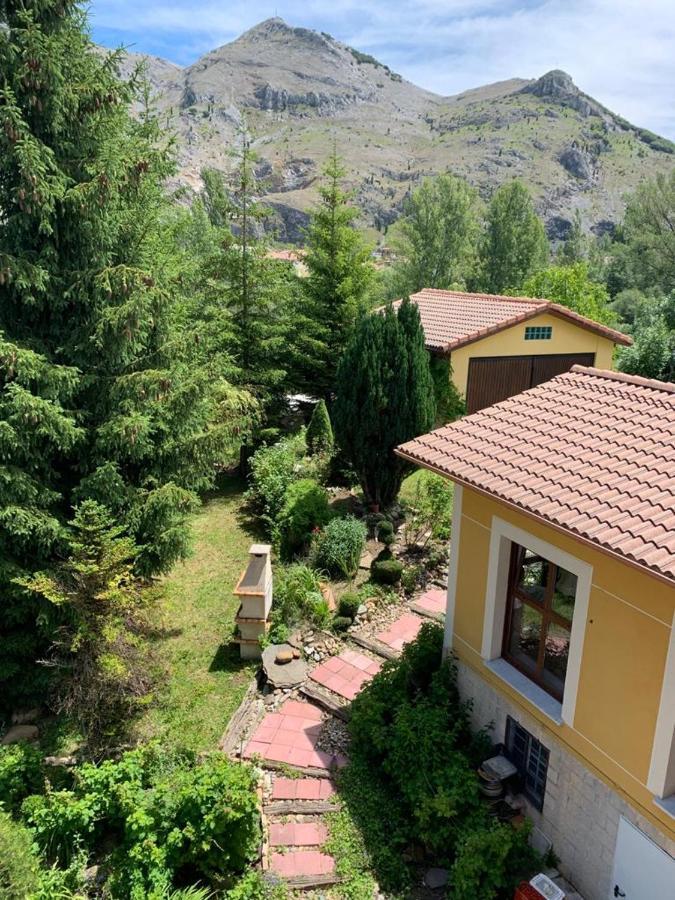 Hostel Arenos Velilla del Rio Carrion Exteriér fotografie